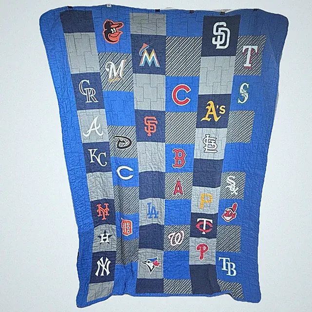 *Rare* MLB Twin XL Size Comforter Old Logos Genuine Major League Baseball QUILT